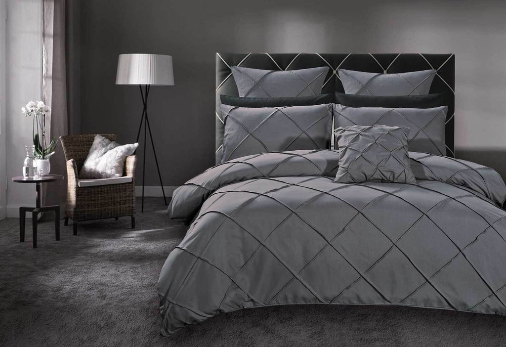 Queen Size Grey Diamond Pintuck Quilt Cover Set(3PCS)