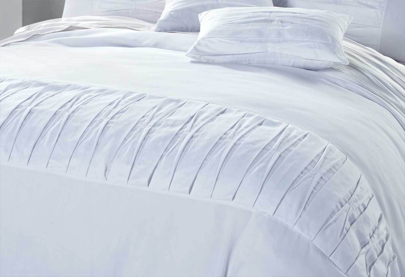 Queen Size White Pintuck Quilt Cover Set (3PCS)