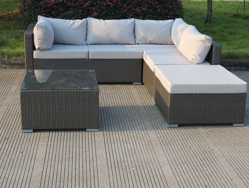 Levanzo Super Modular With Chaise and Table