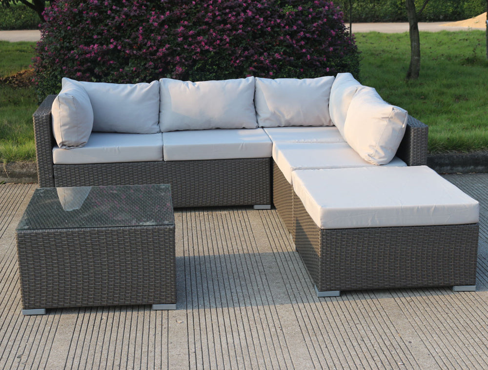 Levanzo Super Modular With Chaise and Table