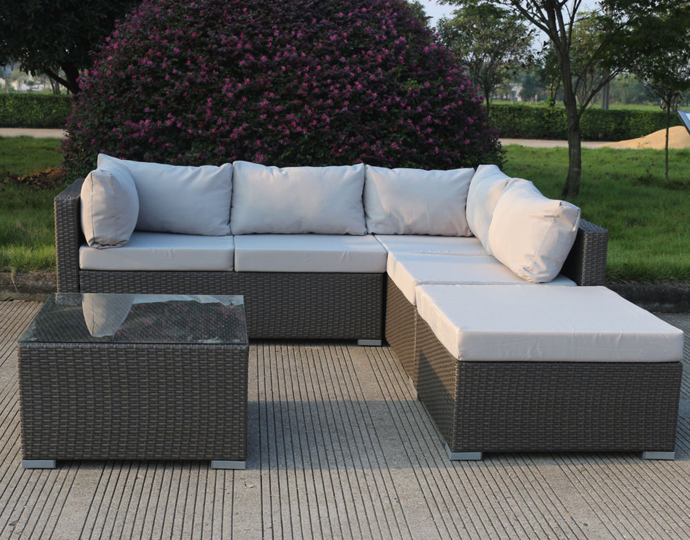 Levanzo Super Modular With Chaise and Table