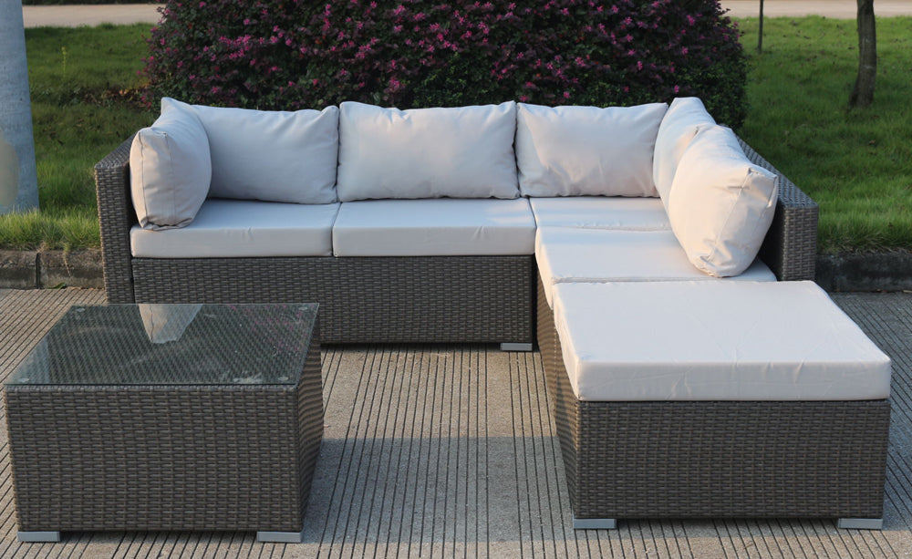 Levanzo Super Modular With Chaise and Table