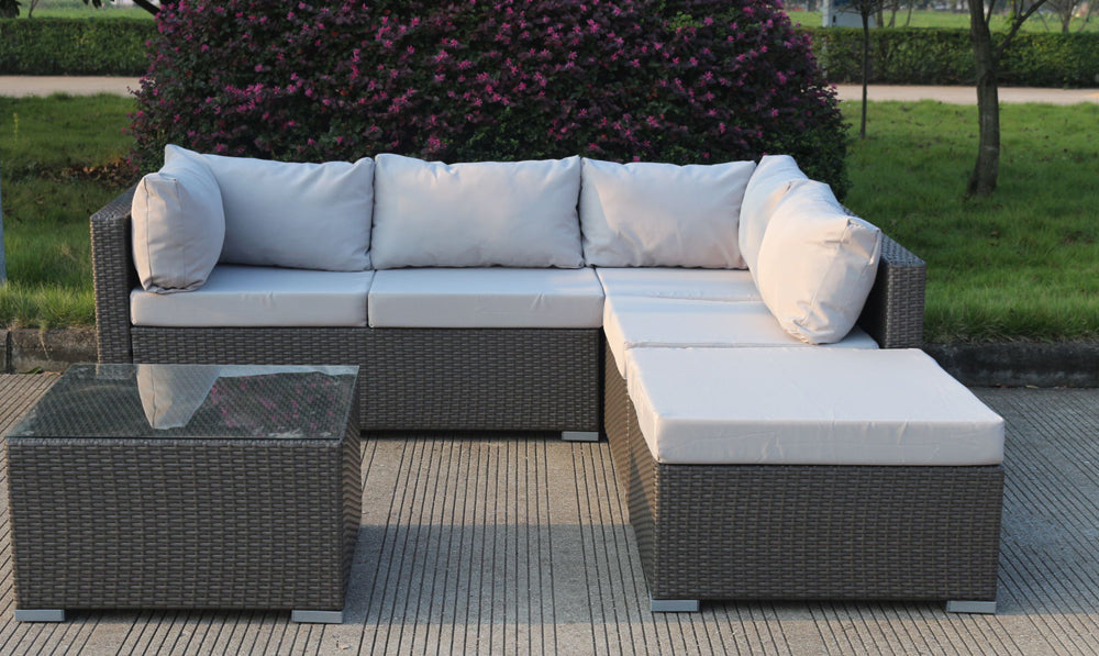 Levanzo Super Modular With Chaise and Table